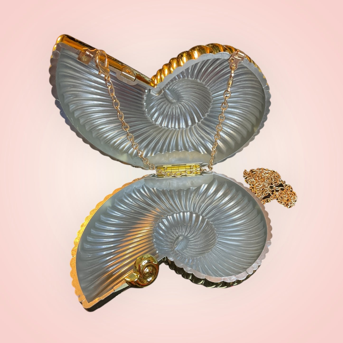 Retro Gold Seashell Conch Nautical Clutch Evening Bag with Chain